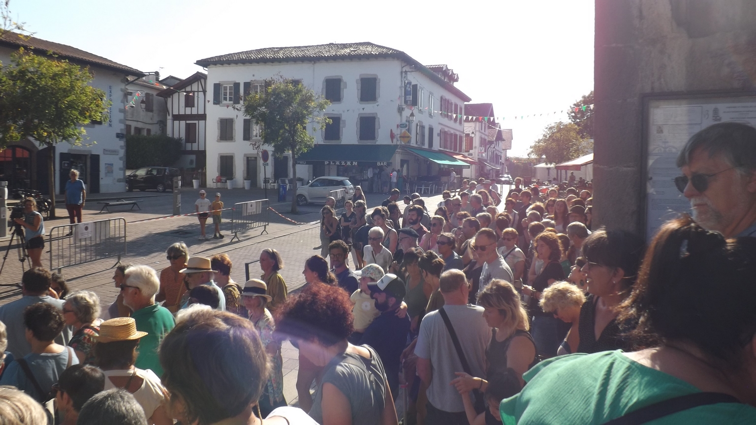 <br />
<b>Notice</b>:  Undefined variable: titre in <b>/var/www/vhosts/bidasoa-etorkinekin.org/httpdocs/views/urrugne.view.php</b> on line <b>28</b><br />
